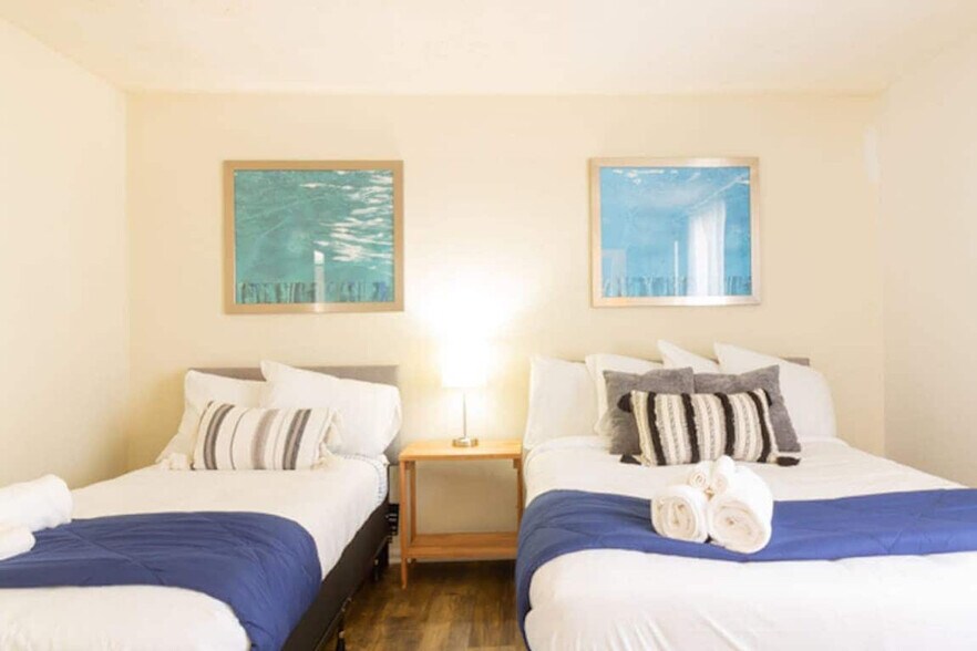 Building Photo - 3912 Crestview Dr