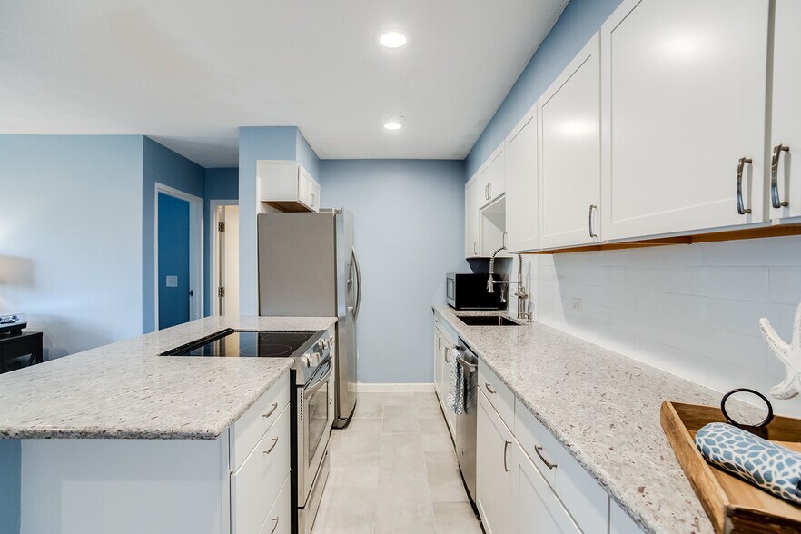 New appliances and granite counters - 2928 Dean Pky