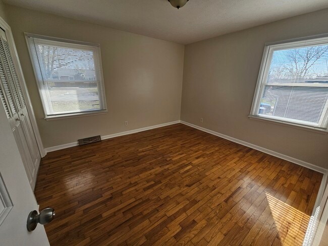 Building Photo - 167 Hill-N-Dale Dr