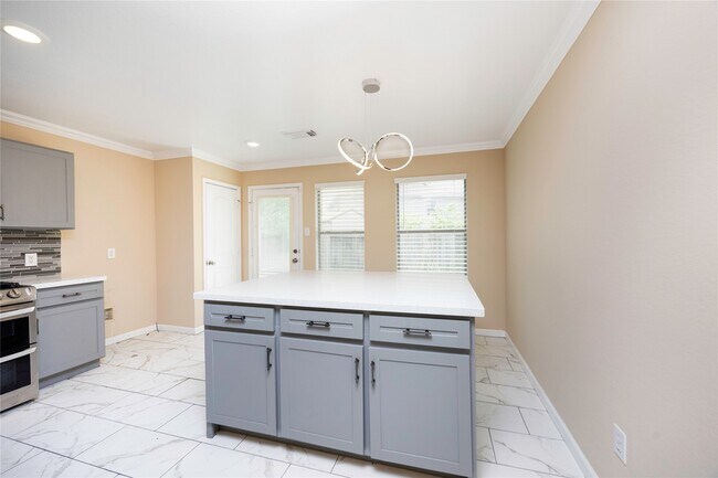 Building Photo - 1207 Bartlett Cove Dr