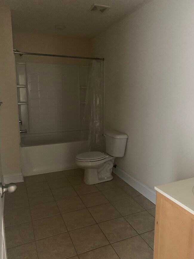 Building Photo - 408 Bradwell St