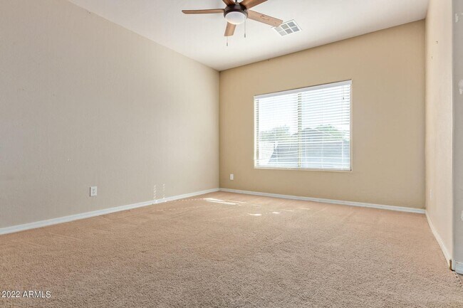 Building Photo - Beautiful 5 bedroom, 3 bathroom home in Surprise AZ