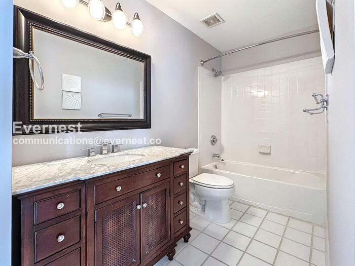 Building Photo - 2702 Lighthouse Point E