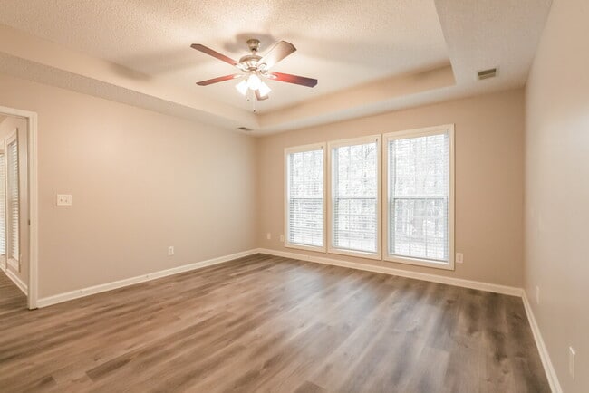 Building Photo - 173 Revolutionary Dr