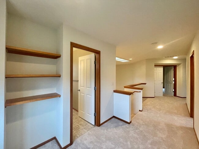 Building Photo - Charming Home in quiet Sunset Landing Community, Edmonds!