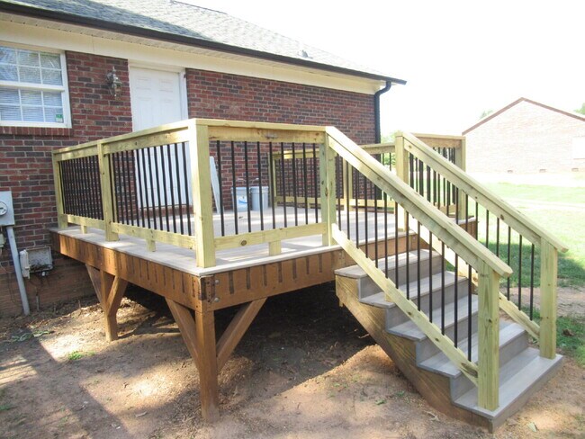 Building Photo - Renovated 2-Bedroom Duplex for Rent Just North of Lincolnton!