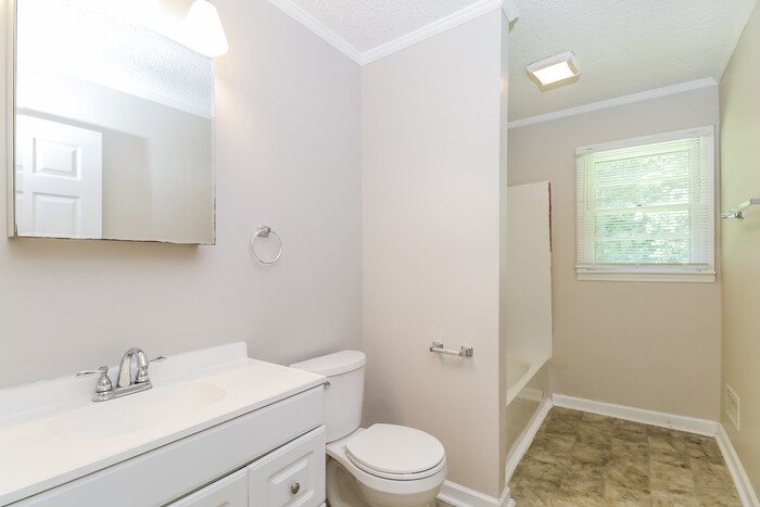 Building Photo - 3815 Ferncliff Rd