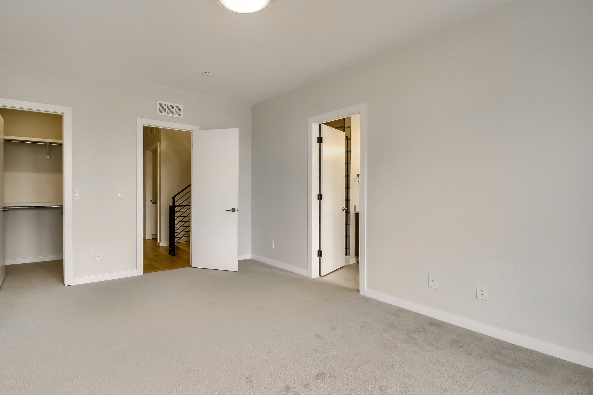 Building Photo - 2098 S Galapago St