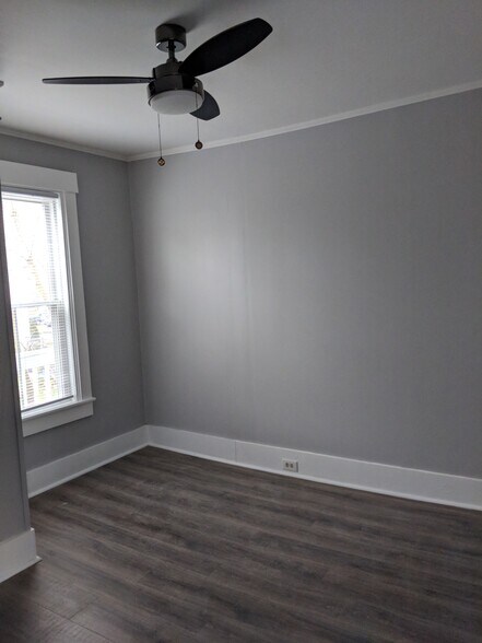 Building Photo - 8 Pleasant St