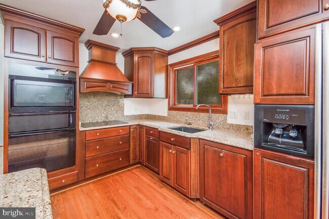 Building Photo - 4572 Shetland Green Rd