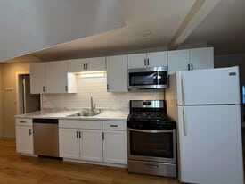 Building Photo - 2 Wachusett St