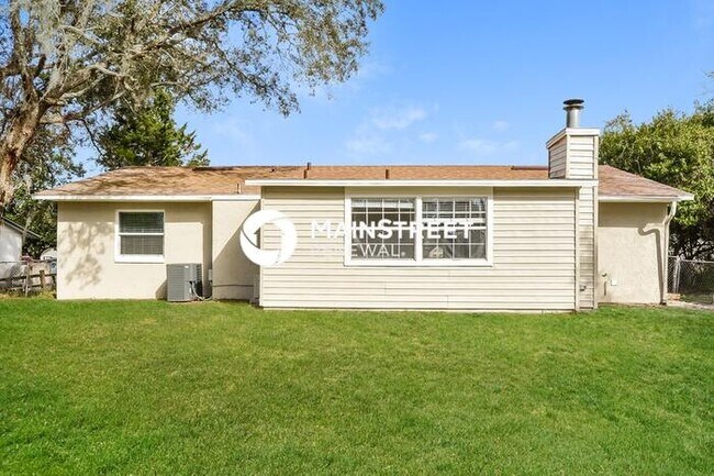 Building Photo - 4 Bedroom Pet-Friendly Home in DELAND, FL ...