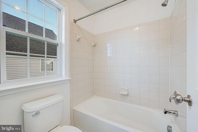 Building Photo - 15000 Gossom Manor Pl