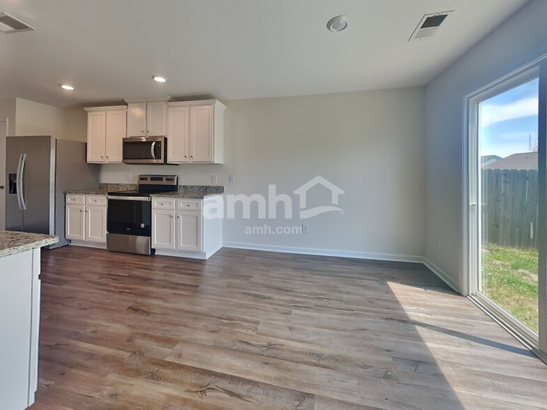 Building Photo - 6030 Mason Tucker Dr