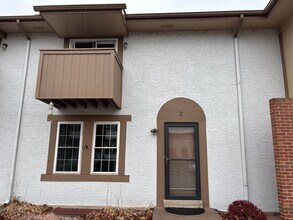 Building Photo - Move in ready unit for rent on Willow Bend!