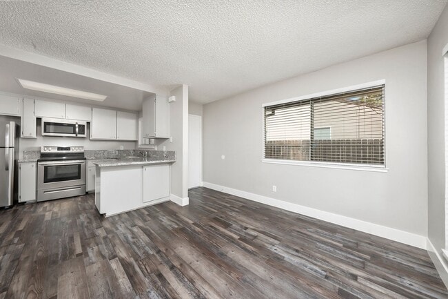 Building Photo - 209 Tahoe Ave