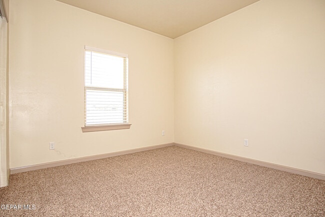 Building Photo - 7825 Enchanted View Dr