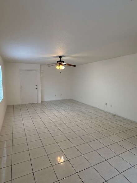 Building Photo - 1020 N 18th Ct