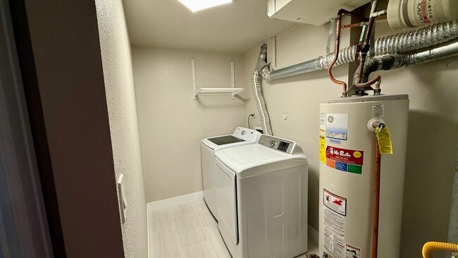 Building Photo - 2685 S Dayton Way