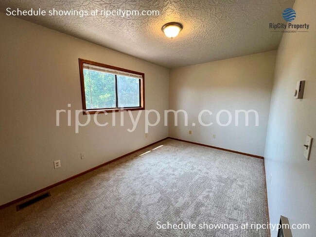 Building Photo - 13241 SW 64th Ave