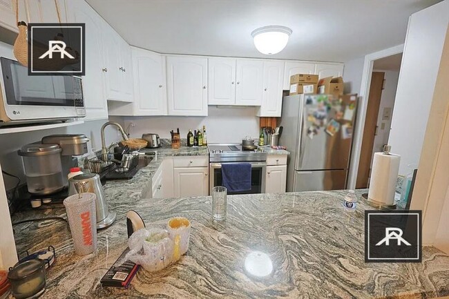 Building Photo - 1 bedroom in Brookline MA 02446