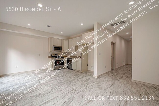 Building Photo - 5530 Hirondel