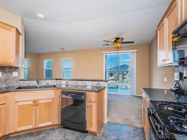 Building Photo - 425 S Meadowbrook Dr