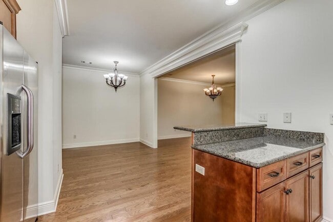 Building Photo - 2800 Belle Chase Ln