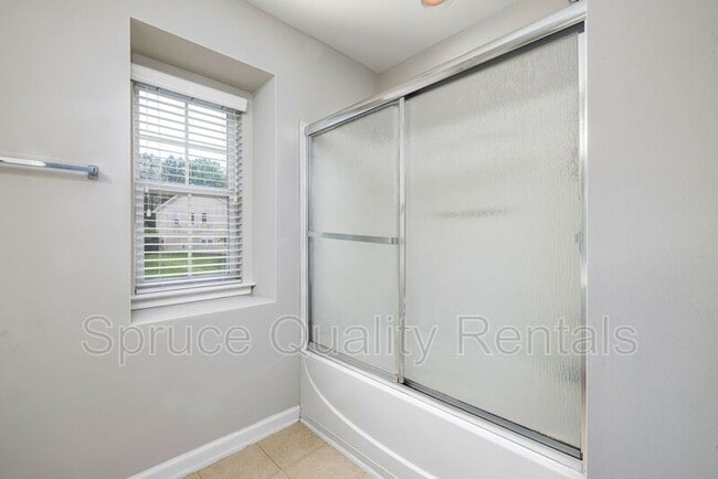 Building Photo - 206 Northlands Dr