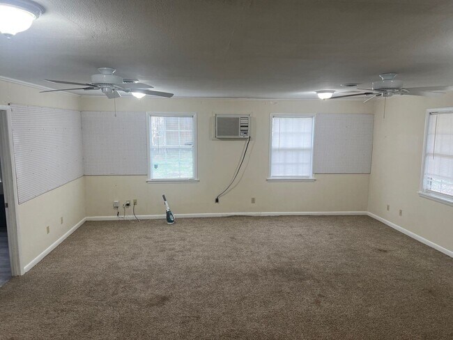 Building Photo - 2502 Blair Blvd