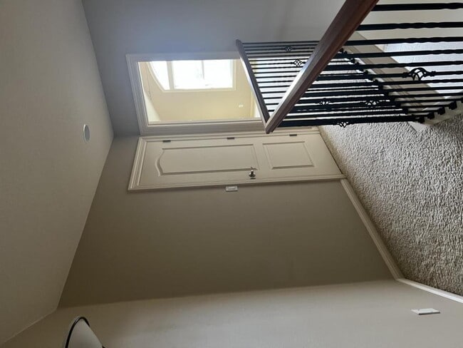 Building Photo - 15715 SE Bybee Dr