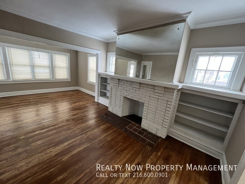 Building Photo - 3290 Desota Ave