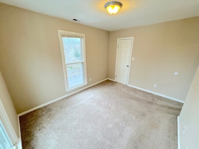 Building Photo - 1003 Green St