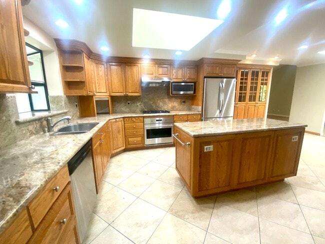 Building Photo - Pleasanton Heights 3BD, 2BA, Single Story, Great Location near downtown, Top Schools