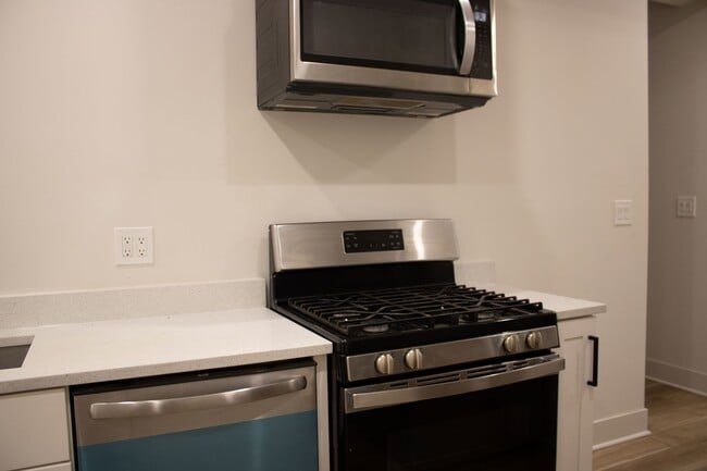 Building Photo - 6254 N Whipple St