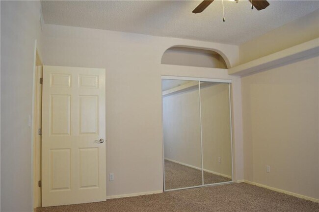 Building Photo - 6332 Franklin Vista Dr