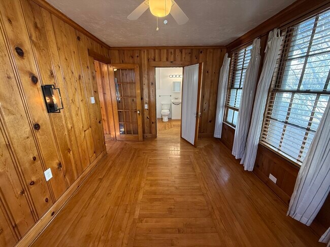 Building Photo - 9 Chilton St