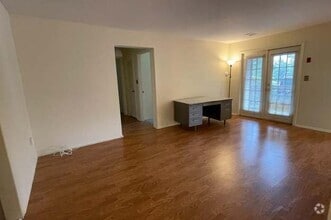 Building Photo - 1602 Green Hollow Dr