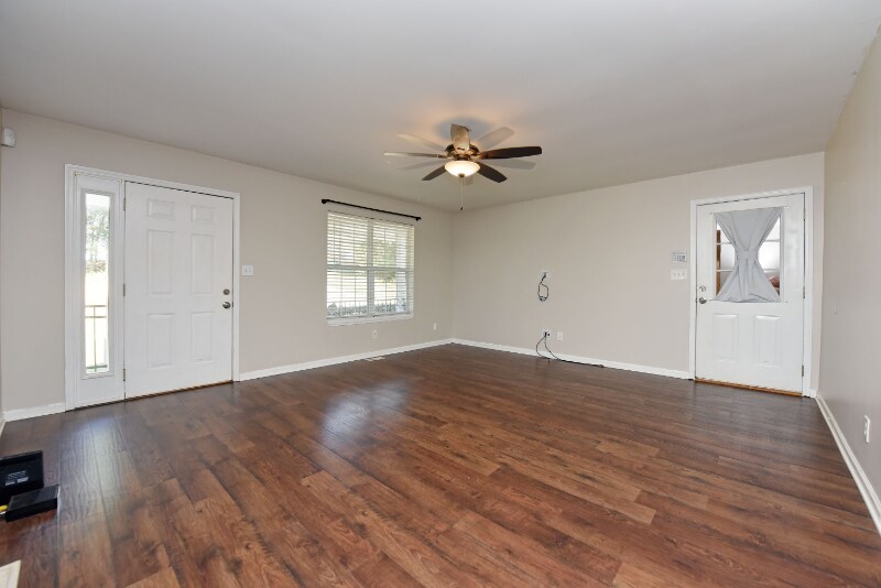Building Photo - 54 Poplar Rd