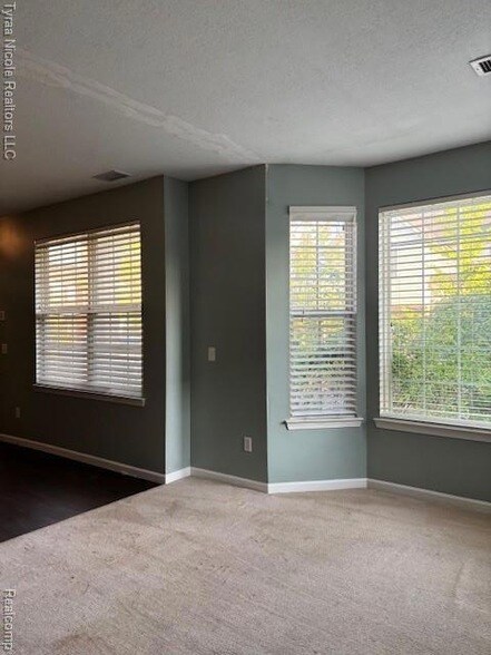 Building Photo - 28825 Cullen Dr