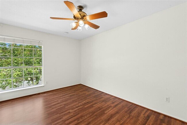 Building Photo - 8411 Glen Canyon Dr