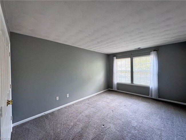 Building Photo - 114 Ellis Dr
