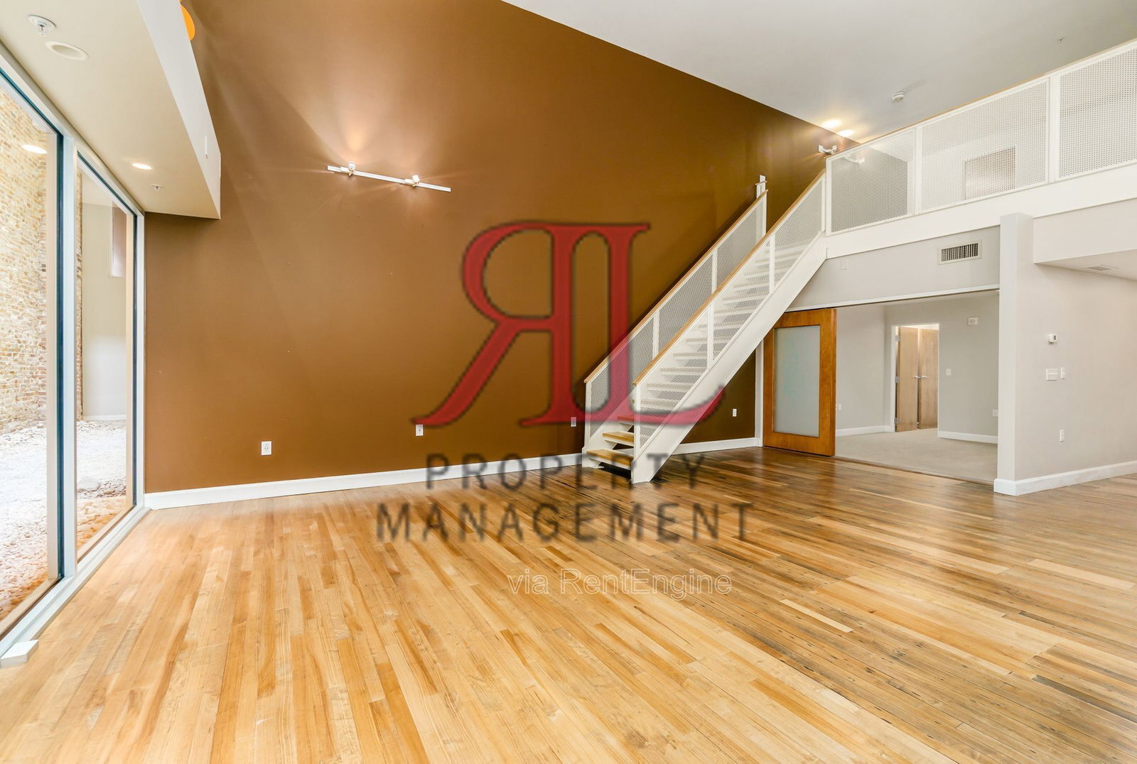 Building Photo - 106 N High St