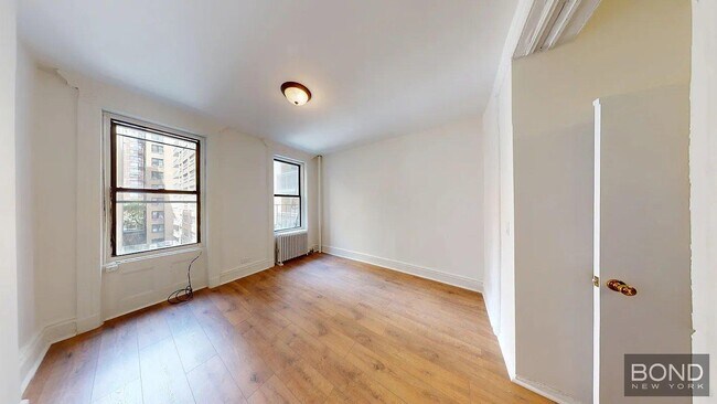 Building Photo - 588 Amsterdam Ave