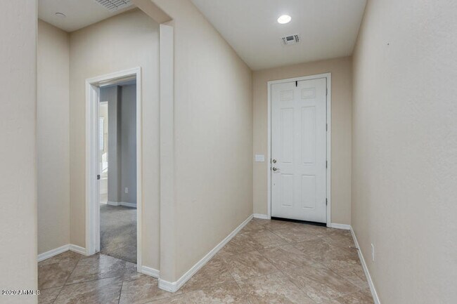 Building Photo - 4770 E Tierra Buena Ln