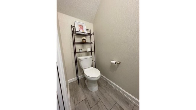 Building Photo - 9330 Tecumseh Dr