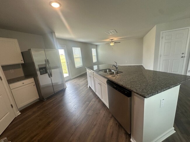 Building Photo - 191 Hornet Dr
