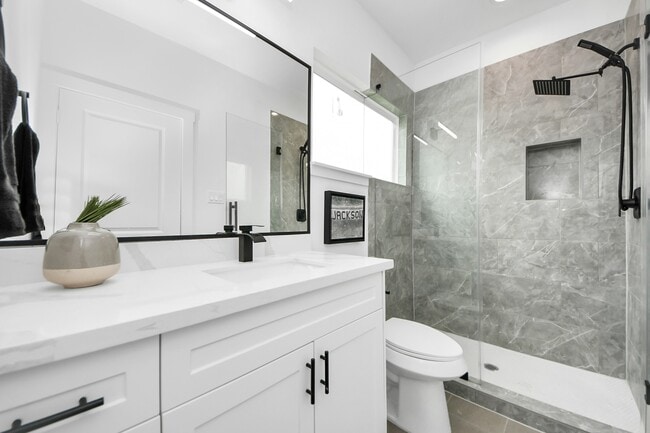 Building Photo - 9028 Scott St