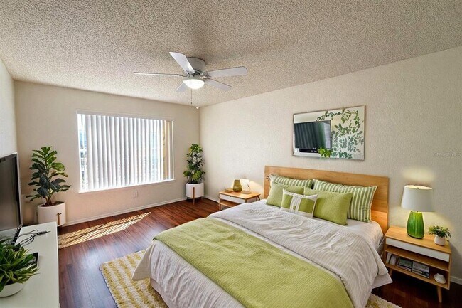 Building Photo - 2550 N Alafaya Trail