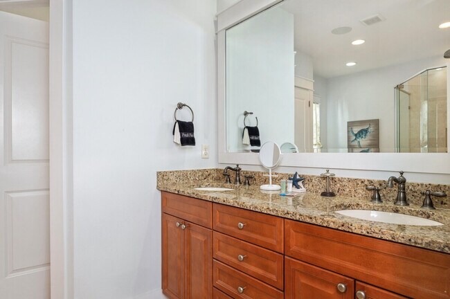 Building Photo - 87 Barracuda St